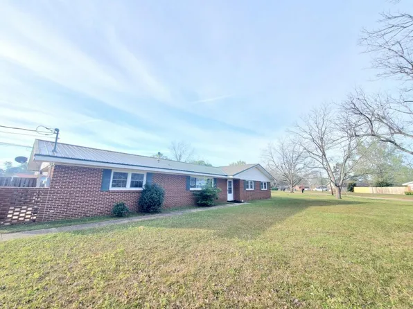 94 Wells Ave, Daleville, AL 36322