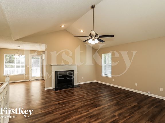3rd image of 7795 Poppy Dr