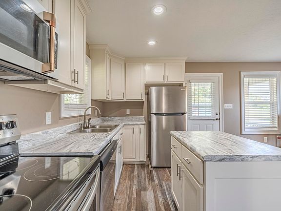 3rd image of 169 Geans Ln