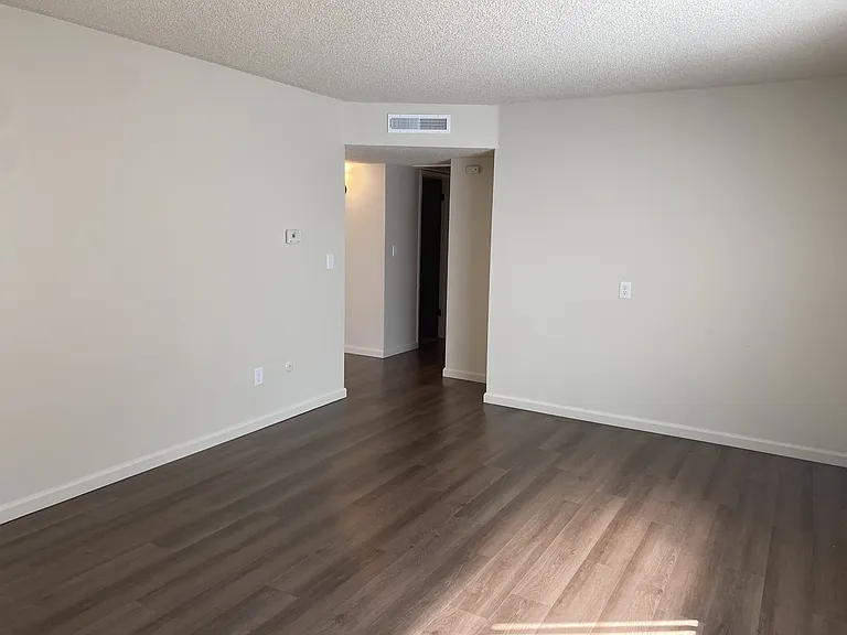 1713 E Rumble Rd — Photo 8