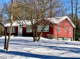 25 Knollwood Rd, Whippany, NJ 07981