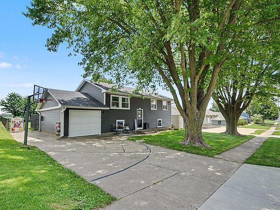 2nd image of 1701 Springdale Dr #0