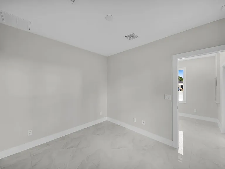 462 Lampion Ave S — Photo 9