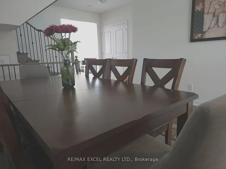 42 Simona Ave — Photo 5