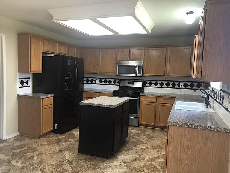 2110 Highland Bay Ct — Photo 11
