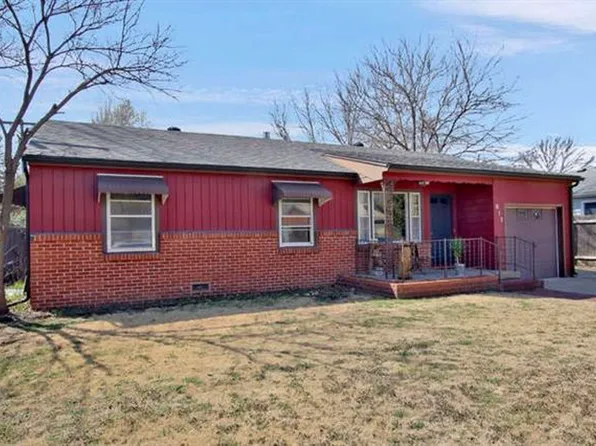 617 W 4th St, Haysville, KS 67060