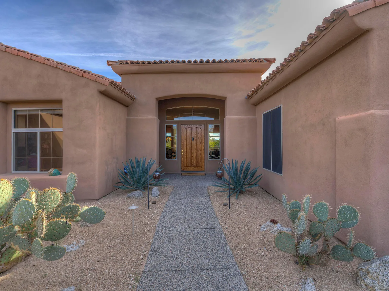 5 bed, 4.5 bath, 3760 sqft, $6,000 — Photo 2