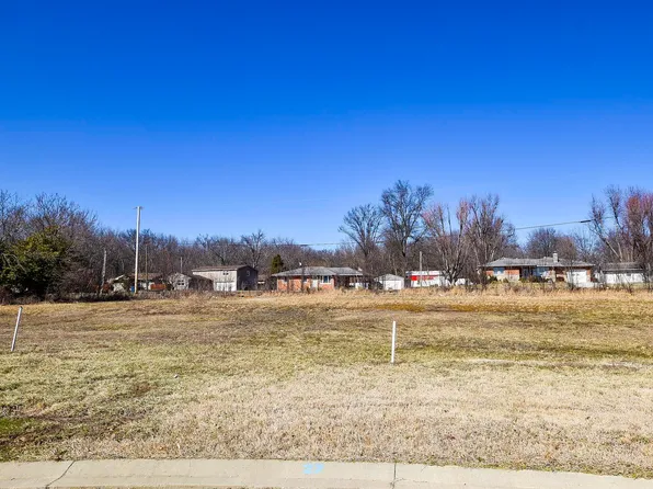 3575 Sand Dr, Newburgh, IN 47630