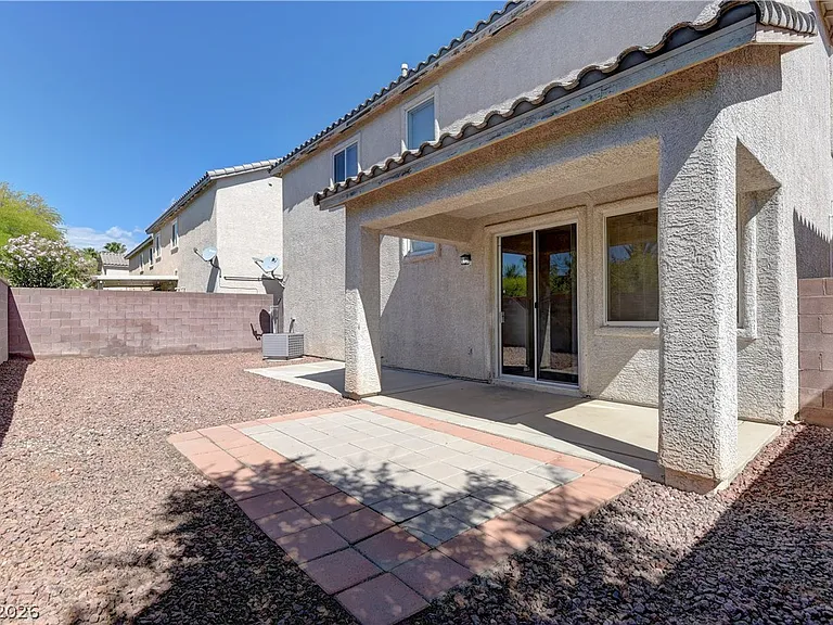 10753 Pipers Cove Ln — Photo 22