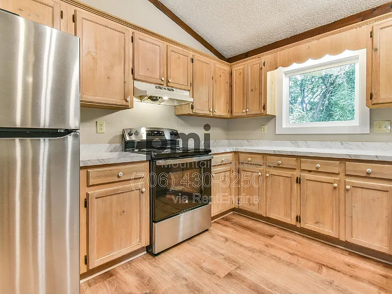 135 Beacon Hill Dr — Photo 8
