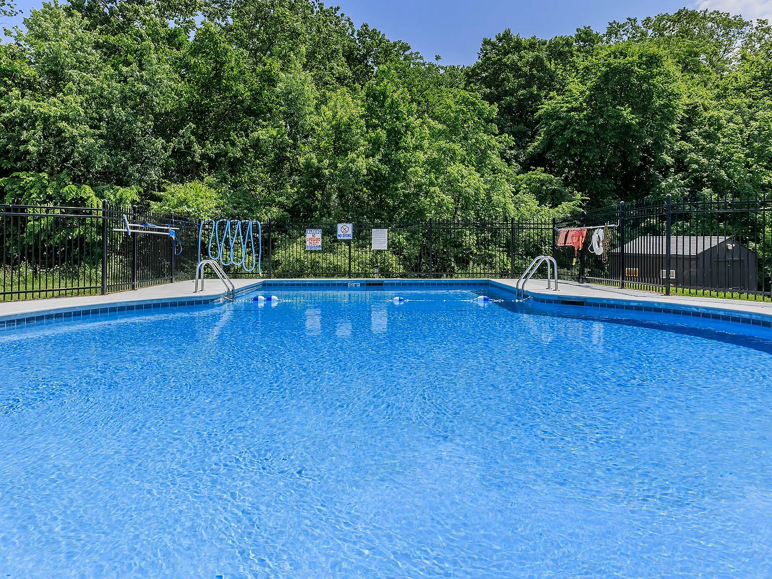 LakeHouse at Florence Apartments — Photo 3