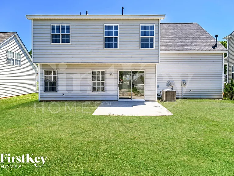 8121 Chatham Oaks Dr — Photo 15