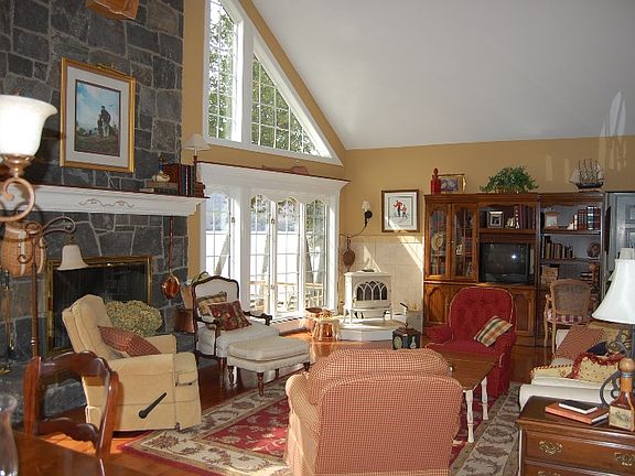 5th image of 17 Ledge Ln