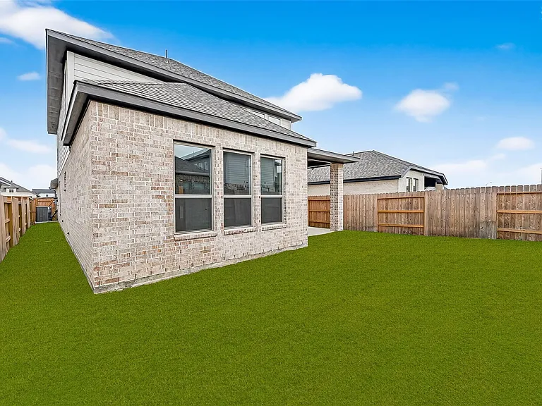 5019 Bowen Prairie Dr — Photo 48