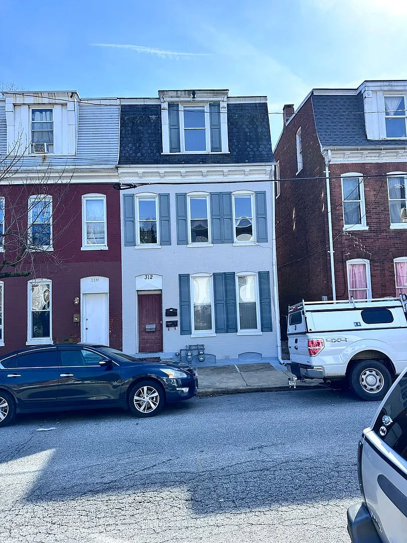 312 W North Street — Photo 2