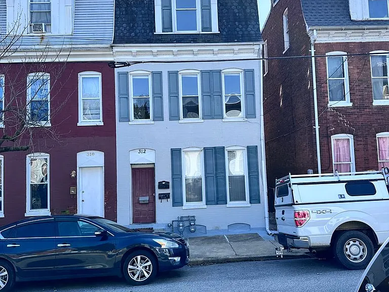 312 W North Street — Photo 2