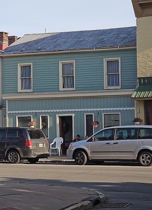 2nd image of 11 W Main St