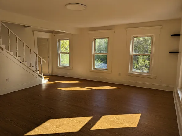 15 Oak St Unit 3, Bridgton, ME 04009