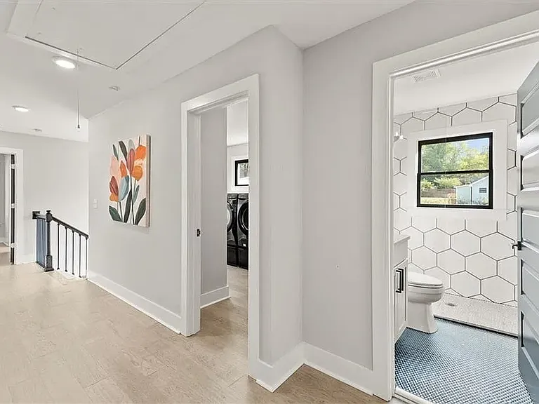 2145 Park Ter — Photo 32