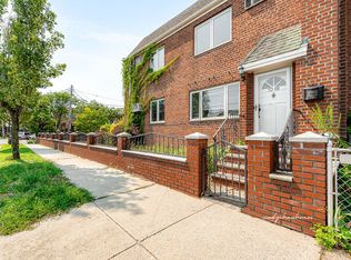 5398 62nd St, Maspeth, NY 11378