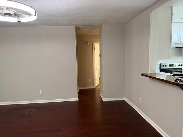 2145 Portsmouth Cir — Photo 4