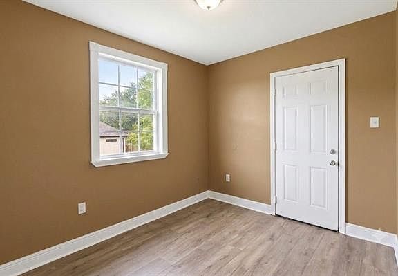 4th image of 5119 Painters St