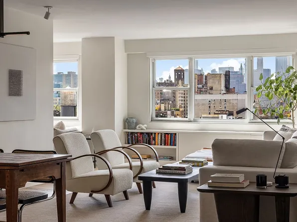 101 W 12th St APT 12R, Manhattan, NY 10011