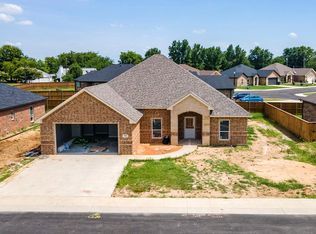 906 Stone Meadow Dr, Mabank, TX 75147