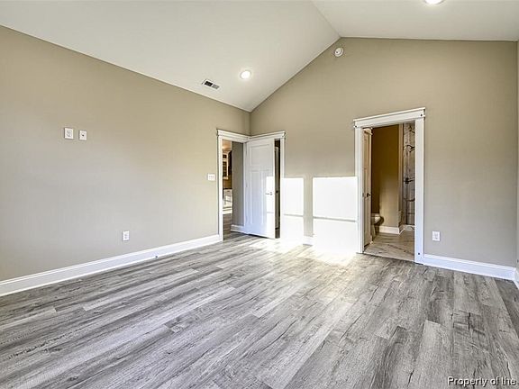 5th image of 1112 Hitchens Ln
