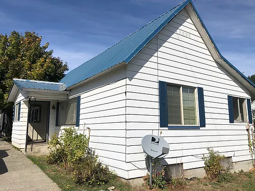 303 N 1st St Photo 1