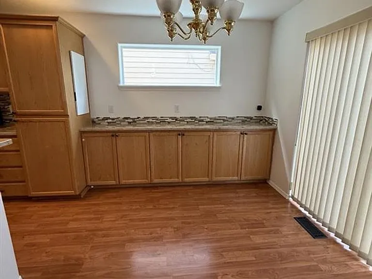 739 NE 61st Ct — Photo 6