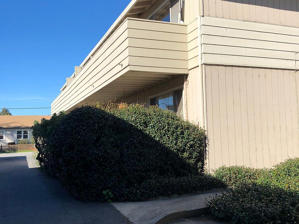 1st image of 406 Dakota Ave APT C