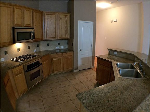 5th image of 8661 Davis Dr