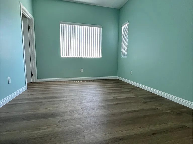 1501 W Delhaven St — Photo 9
