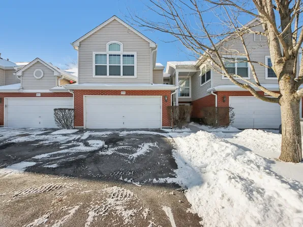 858 Old Checker Rd, Buffalo Grove, IL 60089