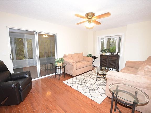 Great Living Room with Hardwood Floor