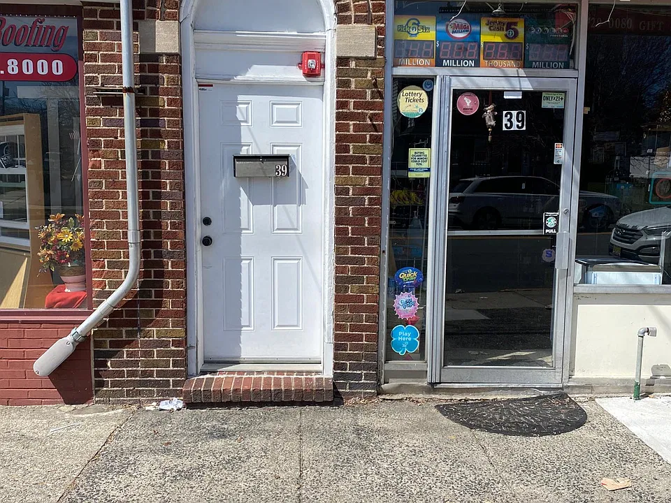 39 Ridge Rd #2
