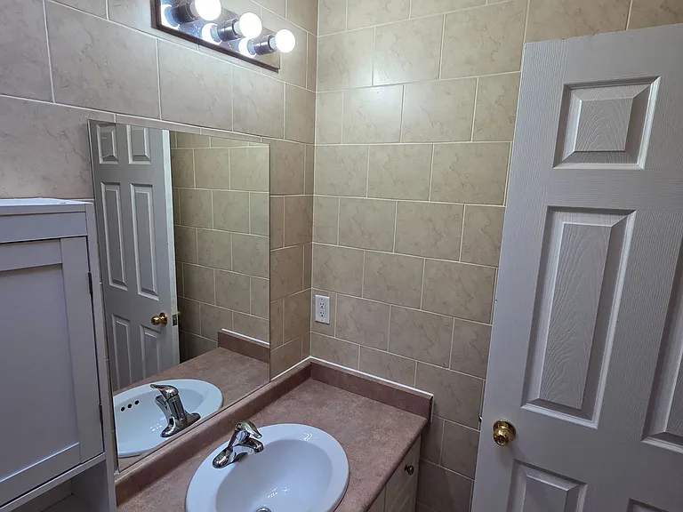 1898 Danforth Ave #302 — Photo 8
