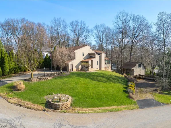 5124 Beachview Cir NW, Canton, OH 44708