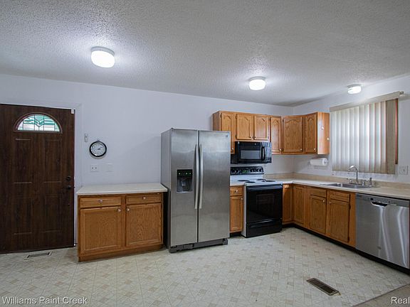 4th image of 17501 Clarann St