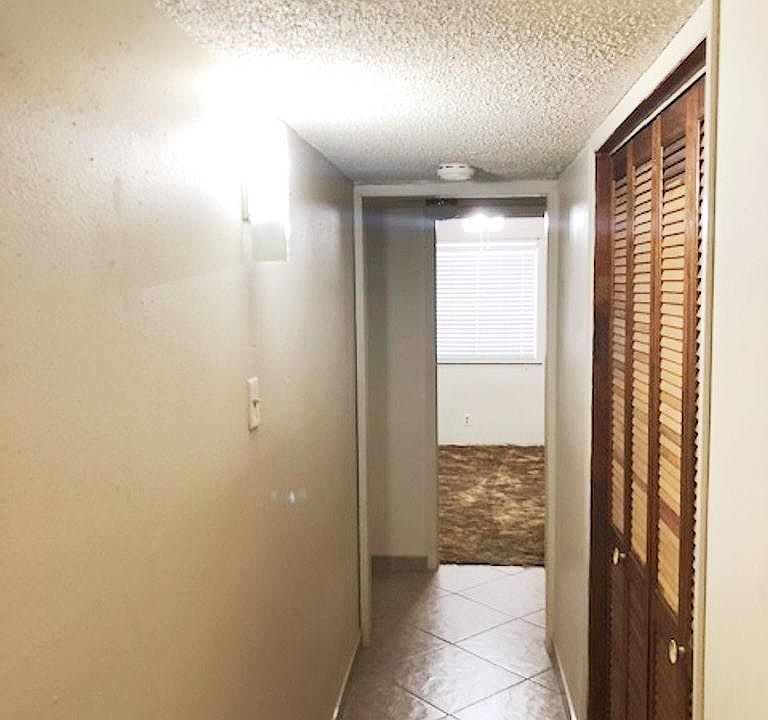 1st image of 10321 Kinross Ave