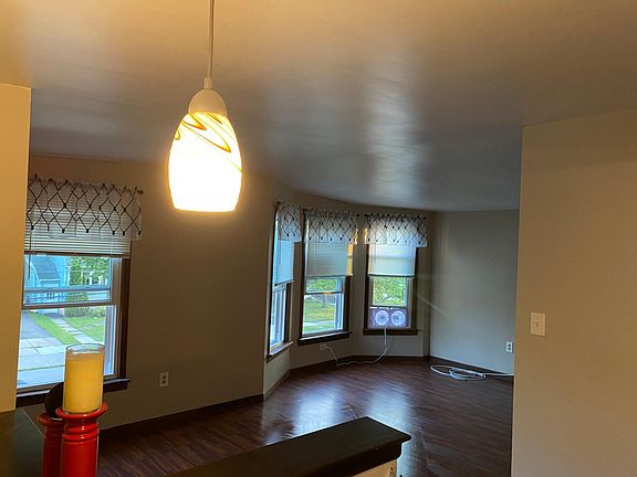 4th image of 176 Aldrich Pl