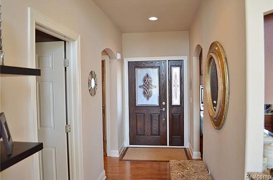 4th image of 3625 Bay Harbor Dr