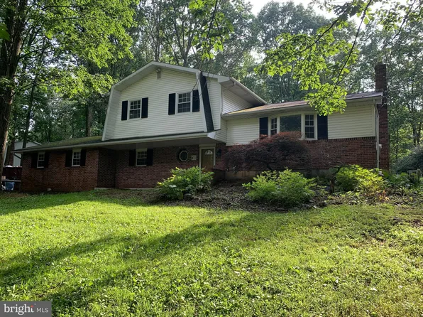 9579 Ponderosa Ct, Kempton, PA 19529