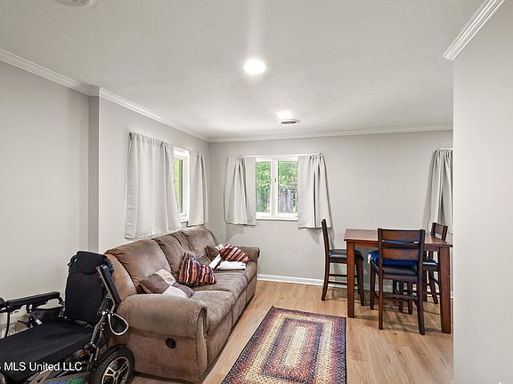 5th image of 5144 Reddoch Dr