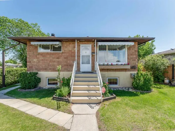 1502 W 40th St SE, Calgary, AB T2A 1K2
