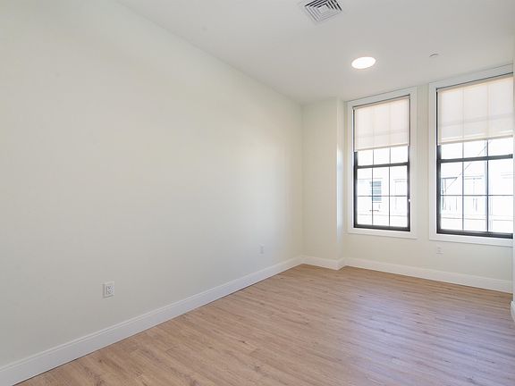 4th image of 3510 Bergenline Ave APT 209
