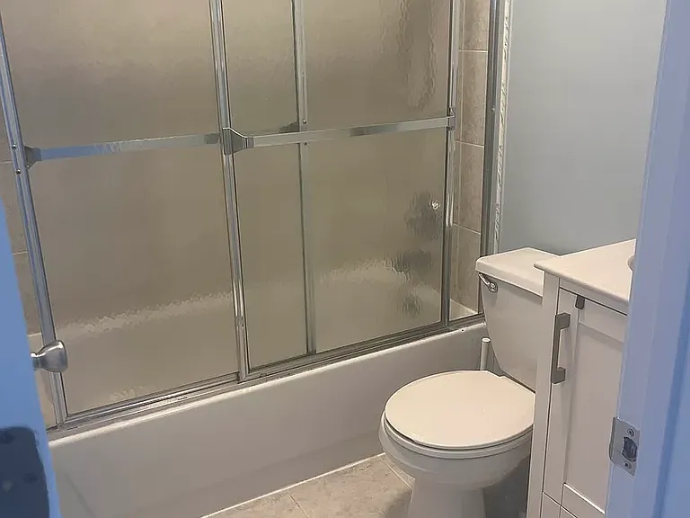 190 Wellington Ct #1 — Photo 3