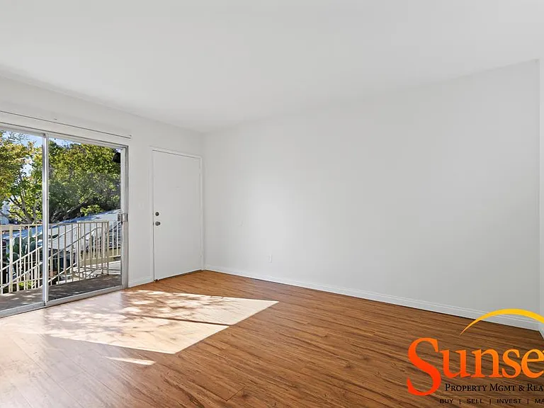 1539 Grand Ave #7 — Photo 1