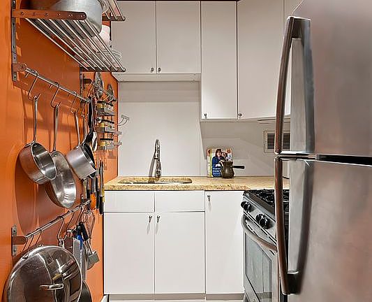 5th image of 16 W 16th St APT 9GS